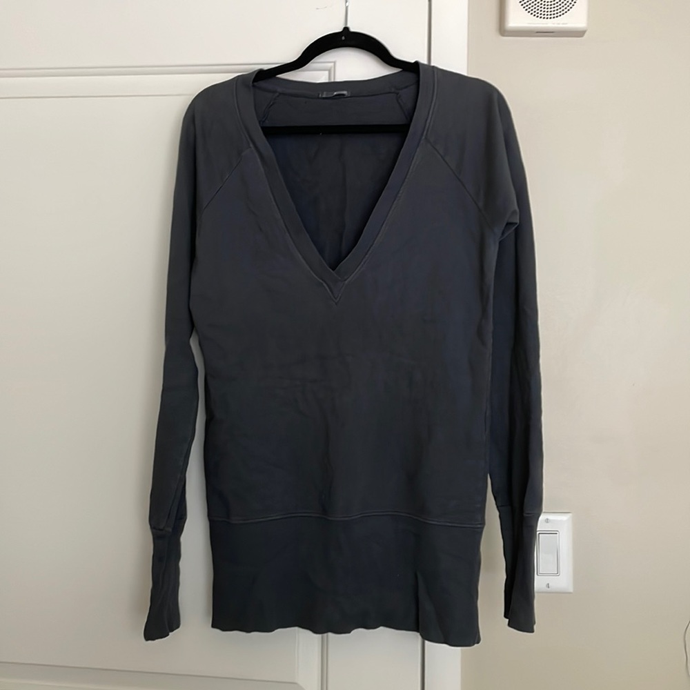 LAmade dark gray sweatshirt with long arms and torso
